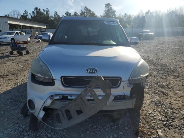 2013 KIA Soul +