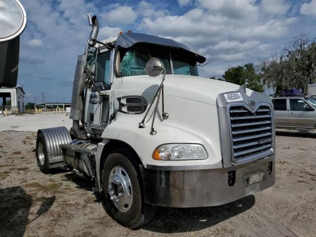 2004 Mack 600 CX600