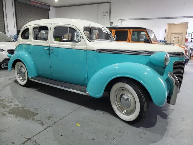 1937 Chrysler Sedan