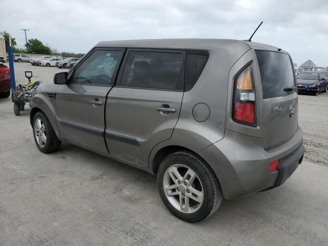 2011 KIA Soul +