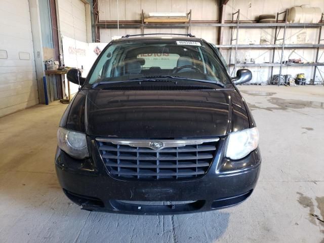 2005 Chrysler Town & Country Touring