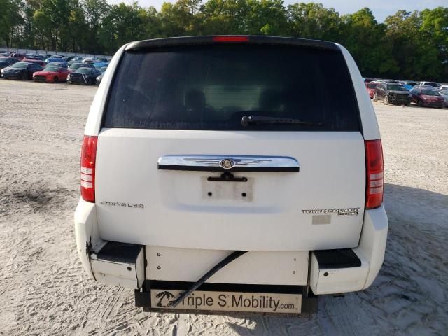 2010 Chrysler Town & Country Touring