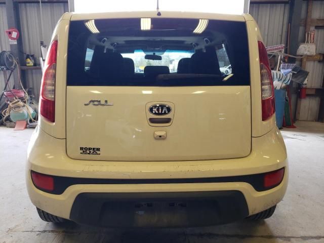 2013 KIA Soul +