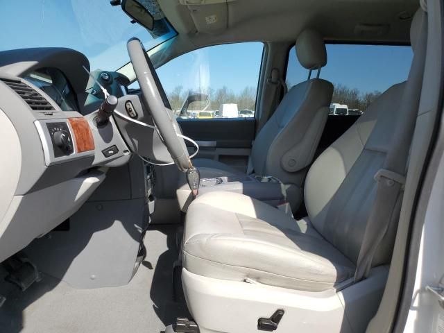 2008 Chrysler Town & Country Touring