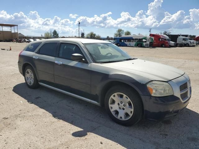 2005 Dodge Magnum SE