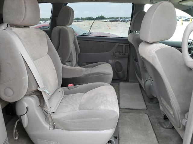 2010 Toyota Sienna CE