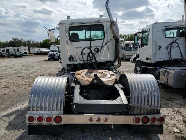 2004 Mack 600 CX600