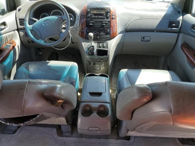 2005 Toyota Sienna XLE