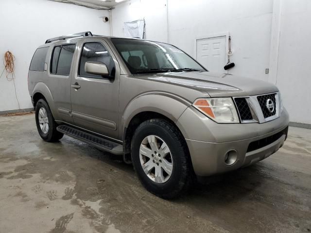 2005 Nissan Pathfinder LE