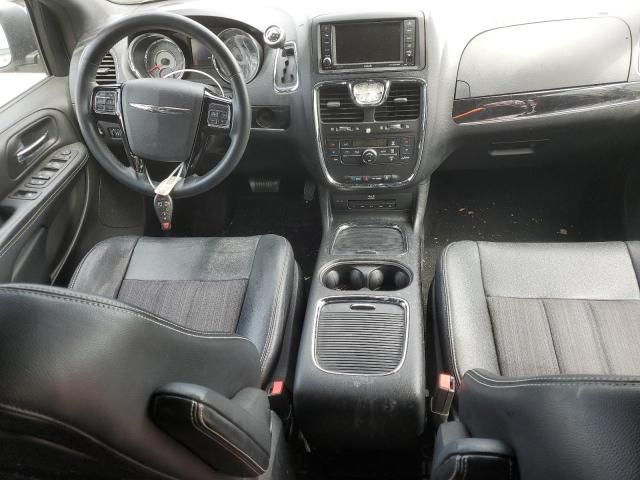 2014 Chrysler Town & Country S