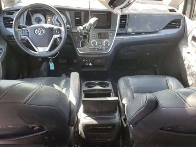 2016 Toyota Sienna SE