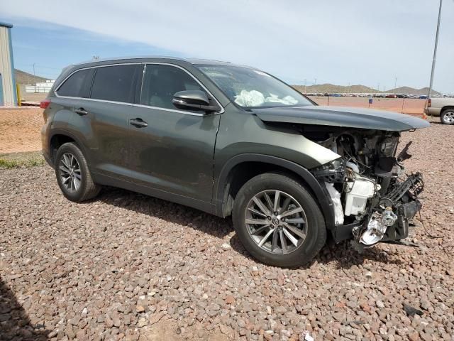 2019 Toyota Highlander SE