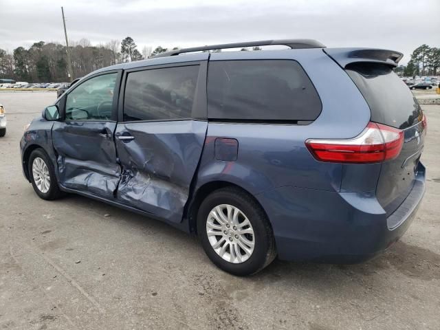 2017 Toyota Sienna XLE