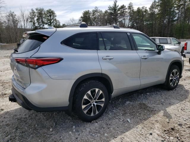 2022 Toyota Highlander XLE