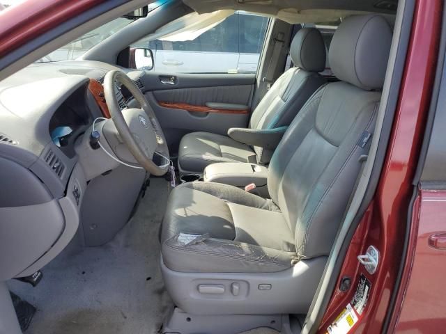 2010 Toyota Sienna XLE