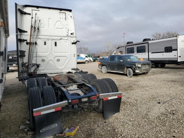 2018 Freightliner Cascadia 126