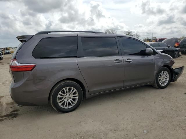 2016 Toyota Sienna XLE