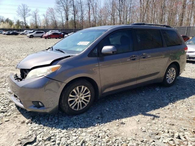 2011 Toyota Sienna XLE