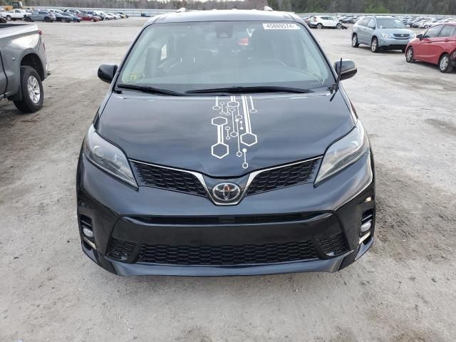 2020 Toyota Sienna SE