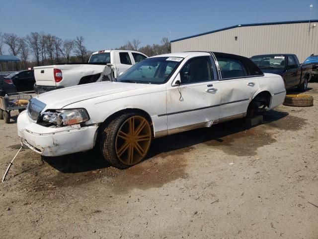 2010 Lincoln Town Car Signature Limited