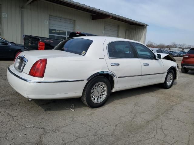 1999 Lincoln Town Car Signature