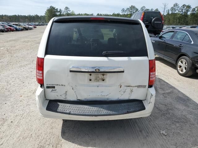 2010 Chrysler Town & Country LX