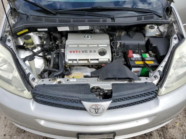 2005 Toyota Sienna LE