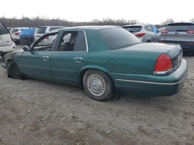 2000 Ford Crown Victoria