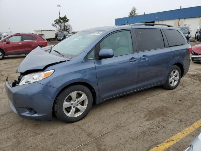 2017 Toyota Sienna LE