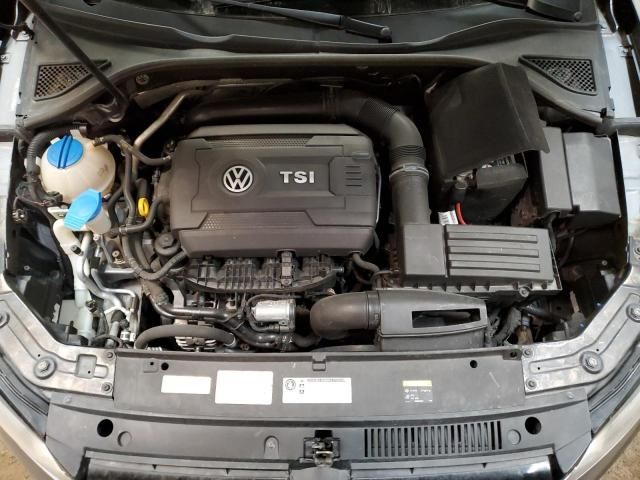 2015 Volkswagen Passat SE