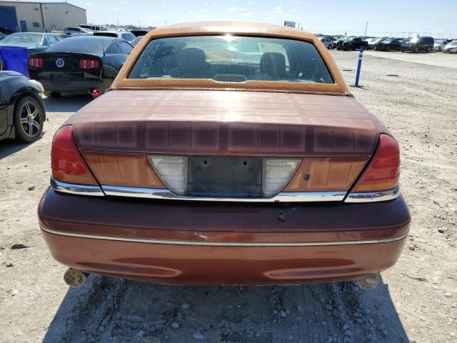 2003 Ford Crown Victoria