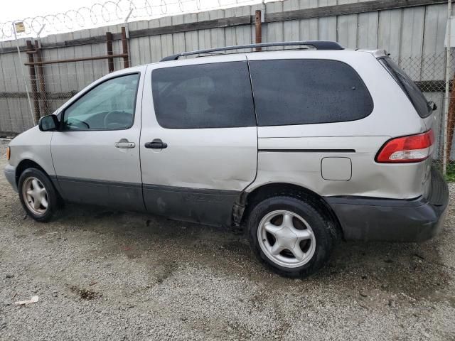 2001 Toyota Sienna CE