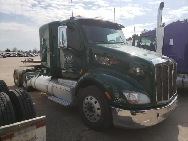 2015 Peterbilt 579