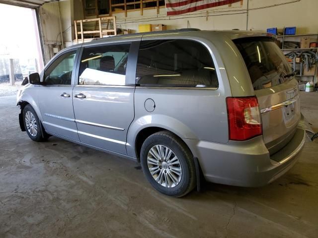 2015 Chrysler Town & Country Touring L