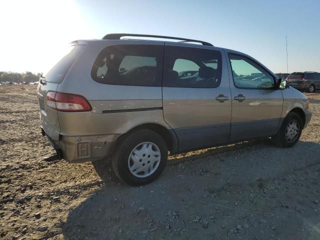 2002 Toyota Sienna CE