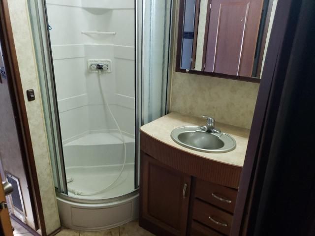 2009 Winnebago Adventurer 35A