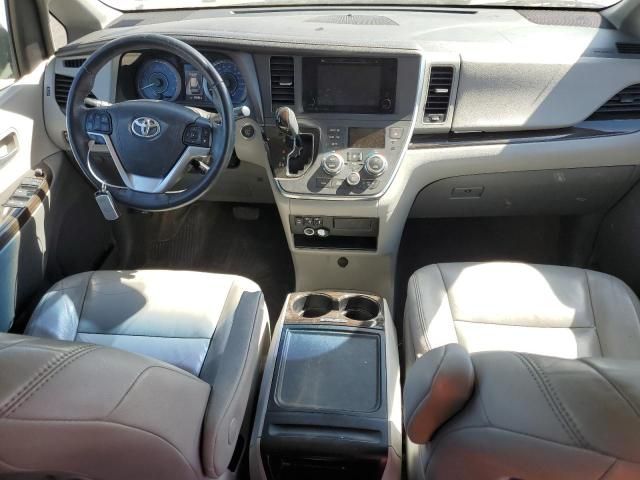 2017 Toyota Sienna XLE