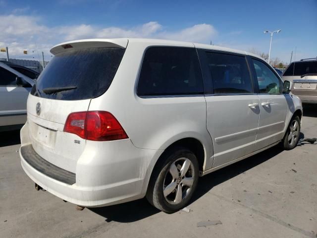 2009 Volkswagen Routan SE