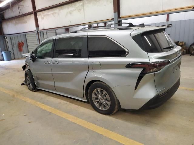 2023 Toyota Sienna LE