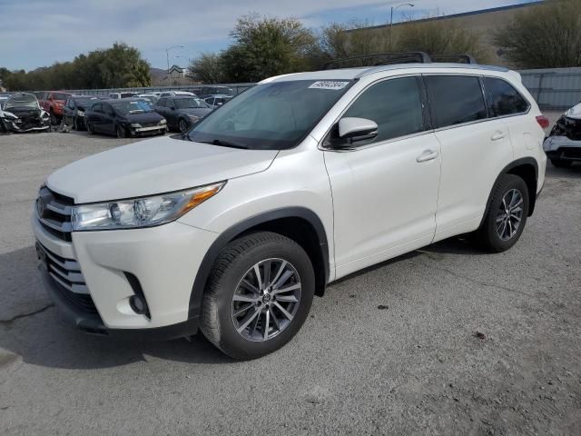 2017 Toyota Highlander SE