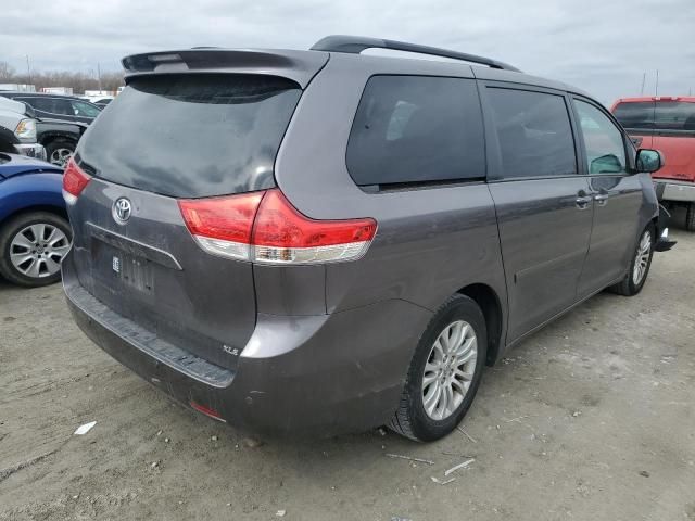 2013 Toyota Sienna XLE