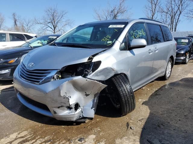 2017 Toyota Sienna XLE