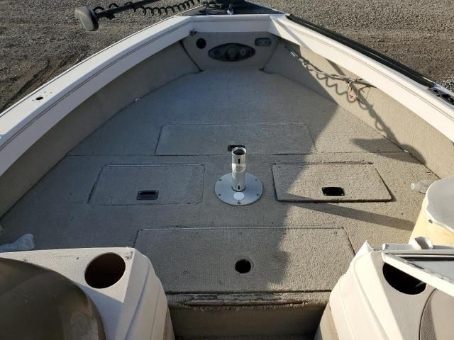 2000 Crestliner 1750 Fishh