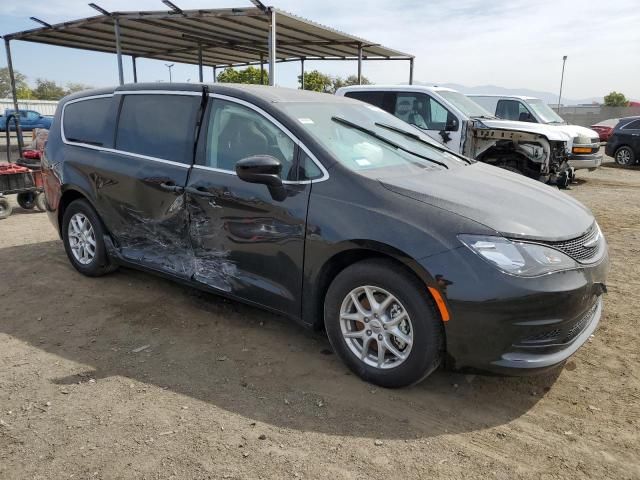 2024 Chrysler Voyager LX