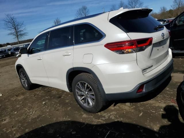 2017 Toyota Highlander SE