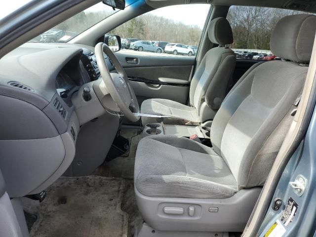 2005 Toyota Sienna CE