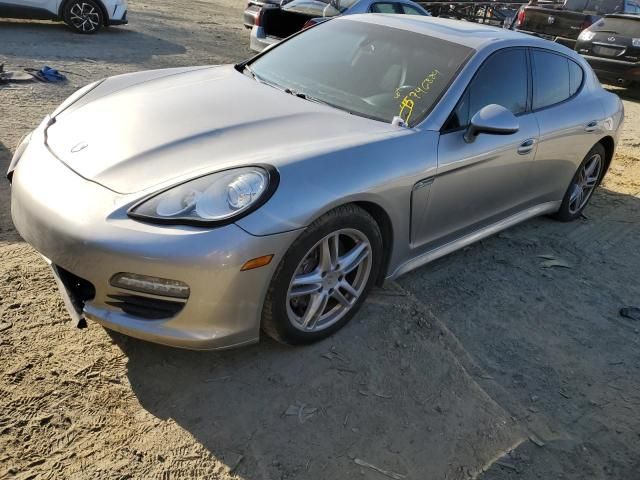 2011 Porsche Panamera 2