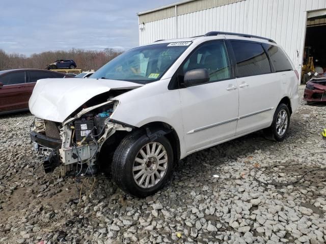 2005 Toyota Sienna XLE