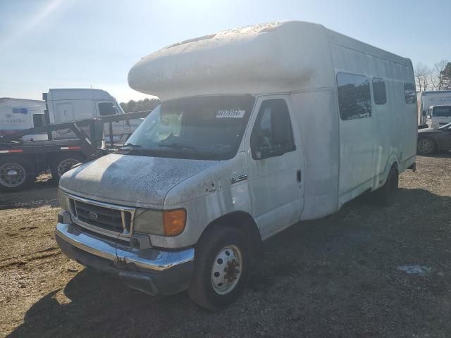 2006 Ford Econoline E450 Super Duty Cutaway Van