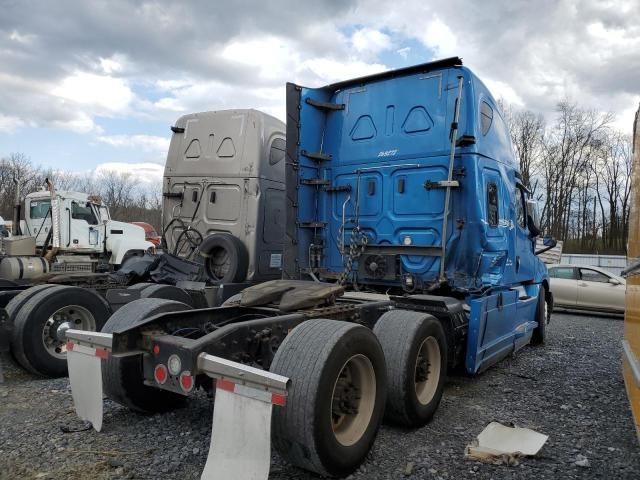 2019 Freightliner Cascadia 126